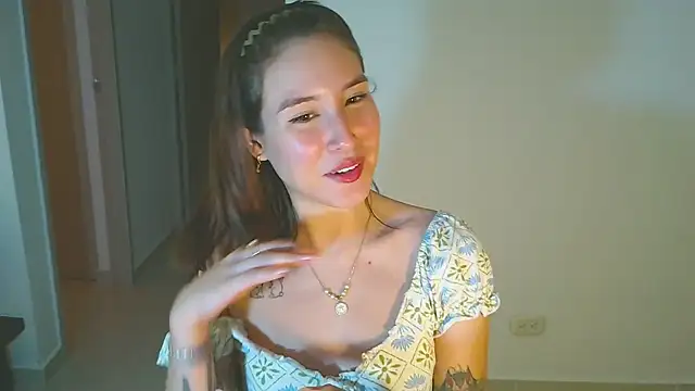 Yulienneg online show from April 2, 1:25 am