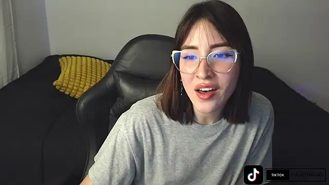 Yulienneg online show from October 9, 11:20 pm