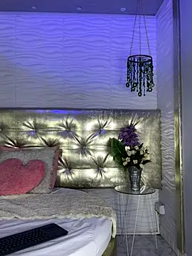 jhade fox online show from November 7, 3:56 am