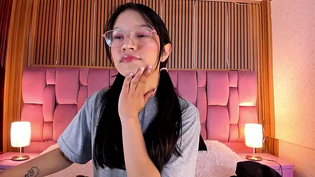 Sophie Calloway online show from September 9, 3:23 pm