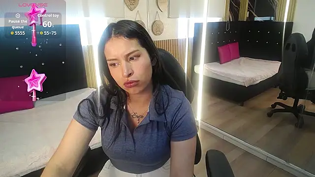 Mia garcia28 online show from January 15, 8:37 pm