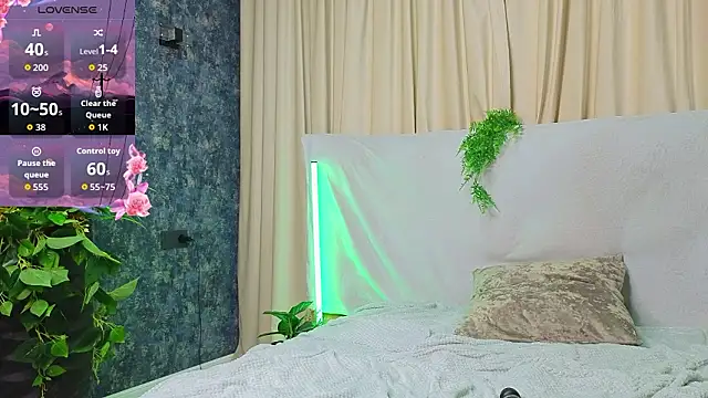 DebiHenks online show from March 23, 5:30 pm