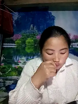 PhamPhung online show from February 8, 9:57 am