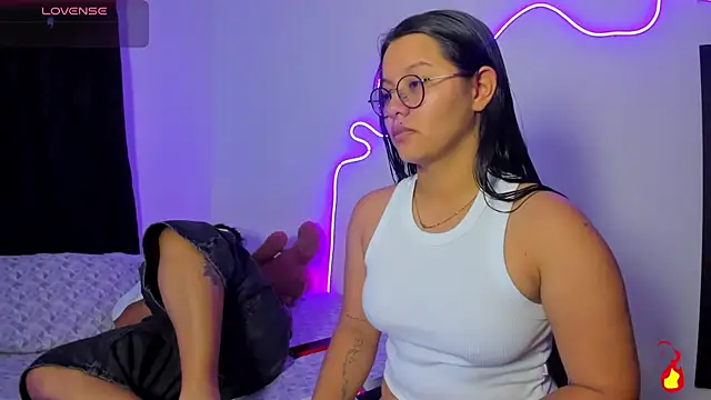 Dilan and Mia online show from May 20, 8:28 pm