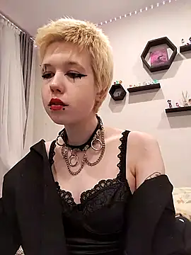 CarolineRichter online show from October 2, 11:21 pm