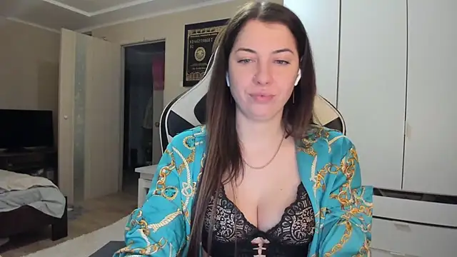 EmiLovsi online show from January 31, 8:51 pm