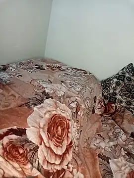 Queen-15 online show from October 18, 1:19 am