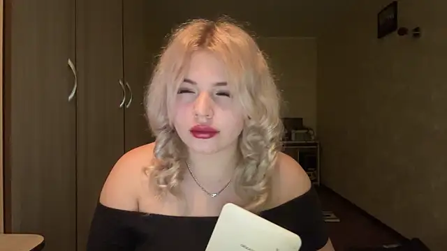 sunshinyflash online show from December 2, 7:05 pm