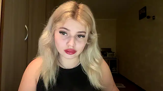 sunshinyflash online show from December 4, 6:52 pm