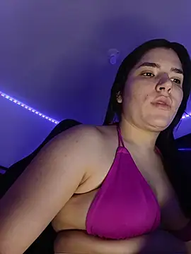 demi chan online show from April 15, 9:10 am