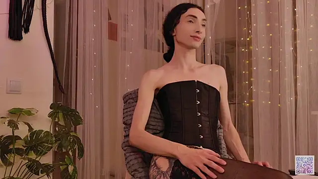 Queen of tease online show from November 22, 9:50 pm