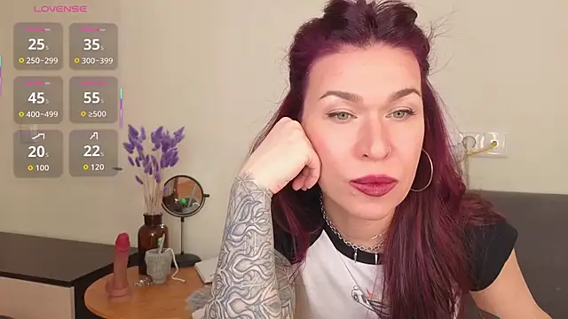 ReginaFoXXXy online show from March 7, 12:12 pm