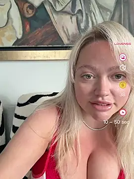 misstitmouseofficial online show from April 25, 3:42 pm