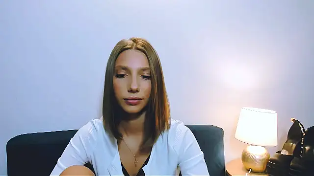 EmmaGorgeous online show from November 16, 4:07 pm