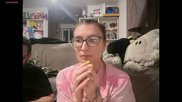 harleyblair online show from March 31, 10:10 pm