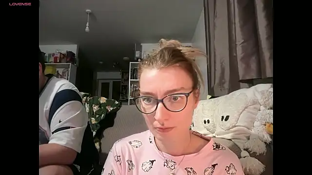 harleyblair online show from April 15, 9:59 pm