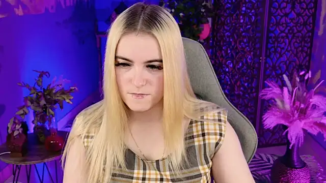 Stef Nicks online show from September 29, 10:09 am