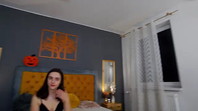 Jessica White  online show from November 17, 4:57 am