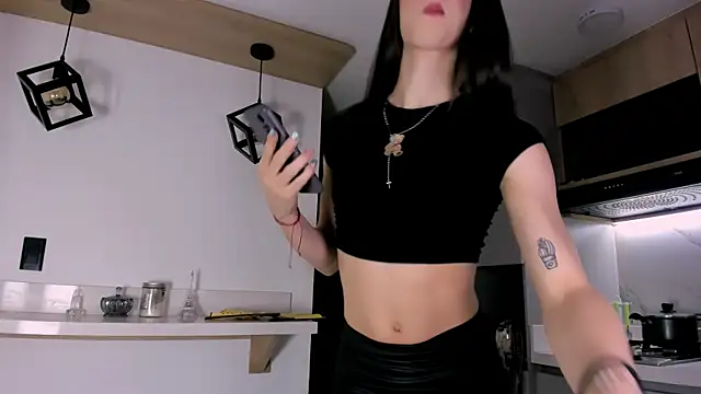 fhalon foxxxys  online show from June 28, 7:09 pm