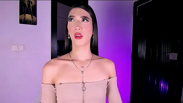fhalon foxxxys  online show from July 24, 5:05 am