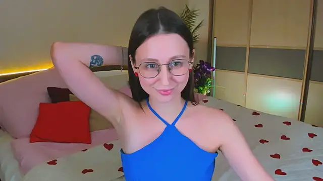 YourLovellyStory online show from March 10, 2:10 pm