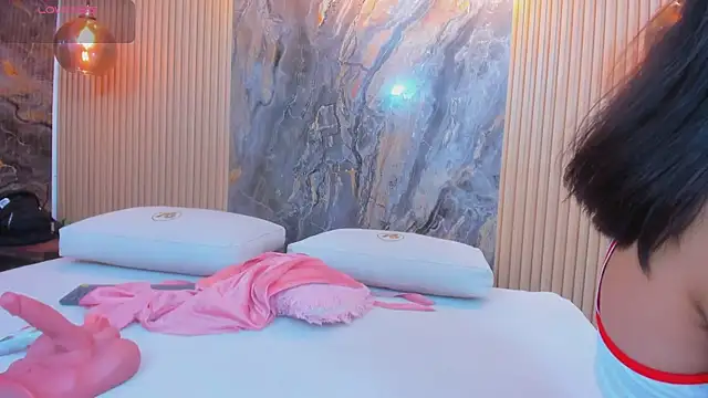 chloe murray online show from October 10, 8:03 pm