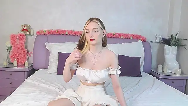 IsabelleDurand online show from April 18, 2:08 pm