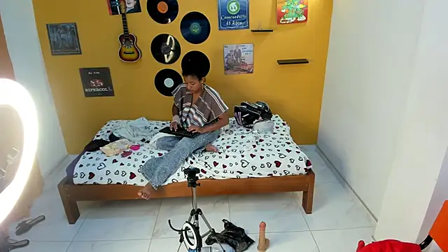 meisevil77 online show from February 7, 4:49 am