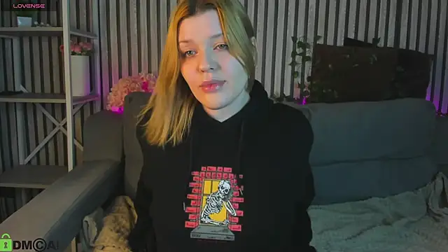 Michele Greenn online show from April 10, 1:11 am