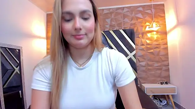 Emmaa white  online show from September 12, 5:42 pm