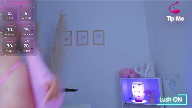 shannel moss   online show from October 7, 11:09 pm