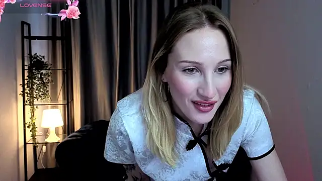 BiancaHelo online show from October 9, 2:32 pm