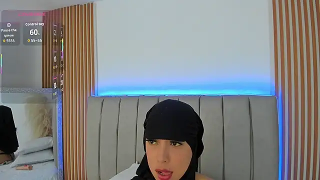 naishaa  online show from December 4, 6:30 pm