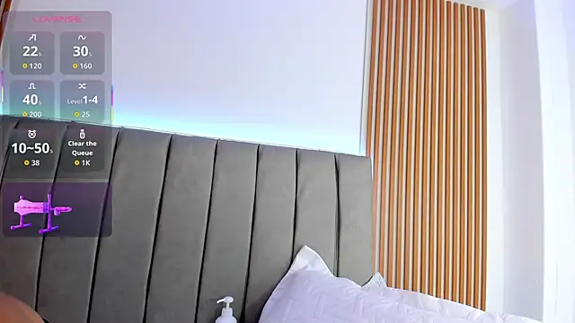 naishaa  online show from October 21, 6:34 pm