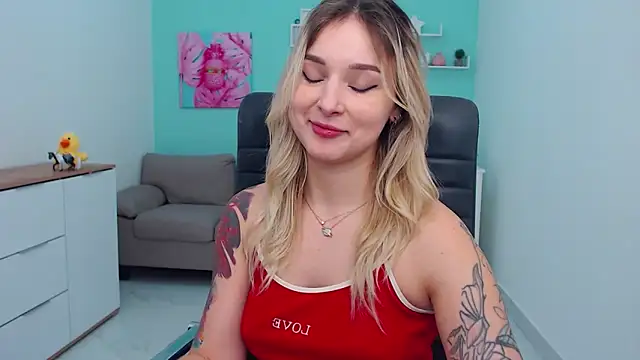 LilFleurish online show from February 5, 7:00 am