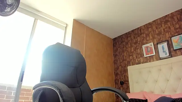 sweet  vanessa1 online show from March 11, 7:49 pm