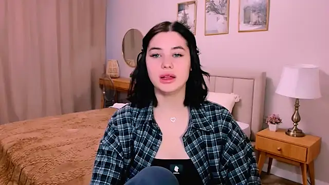 lil angel  online show from February 6, 9:12 am