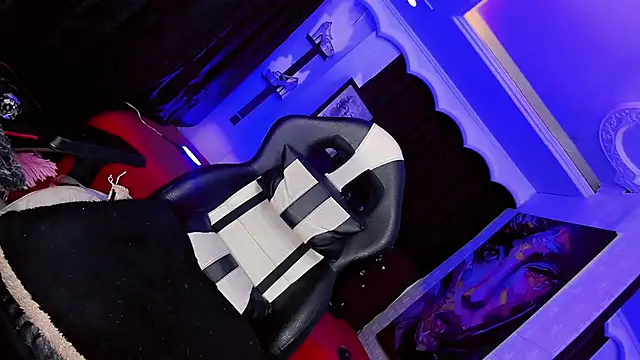 Eboney Hott online show from February 21, 11:27 pm