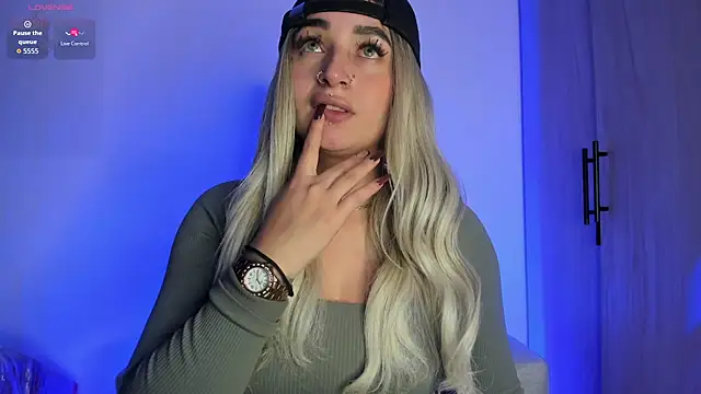 scarlett Collinss online show from October 4, 4:18 am