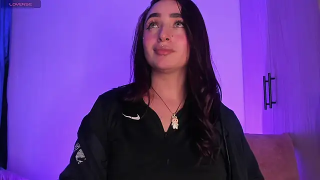 scarlett Collinss online show from November 26, 5:30 am