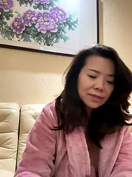 anna yngs online show from October 25, 12:51 am