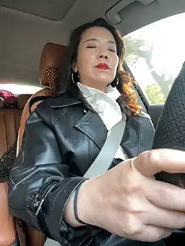 anna yngs online show from November 1, 7:56 am