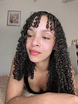 Yasmin777  online show from April 6, 1:49 am