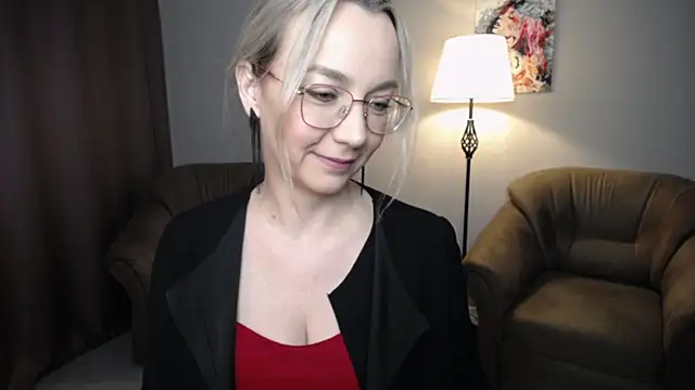 Ava Elior online show from April 8, 11:45 am