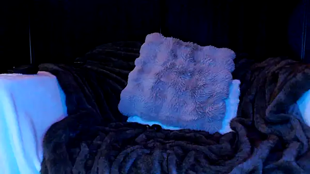 Zoe Fisher online show from November 19, 8:31 pm