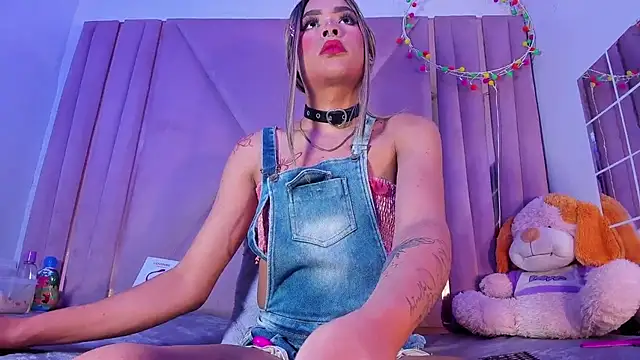 jazmin waked online show from April 9, 5:43 am