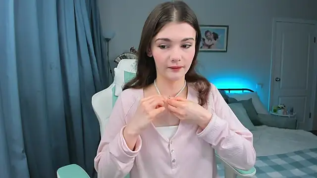 Zoe Vee online show from October 9, 3:10 am