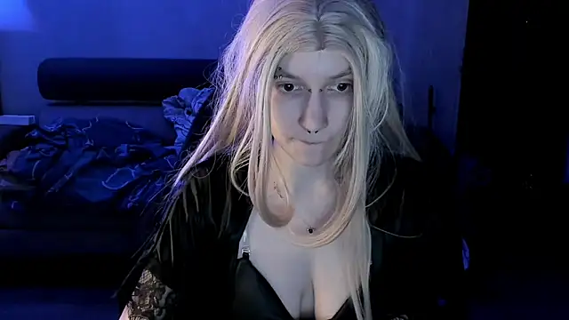 Akira-ivy online show from March 1, 2:28 pm