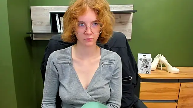 juicyPenny online show from September 12, 7:07 am