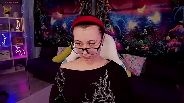 ClaraParks online show from March 7, 7:10 pm